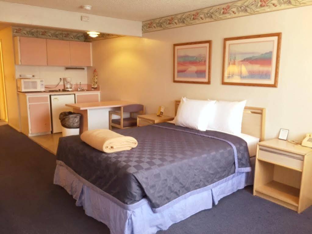 The Hotel Y Якима Екстериор снимка